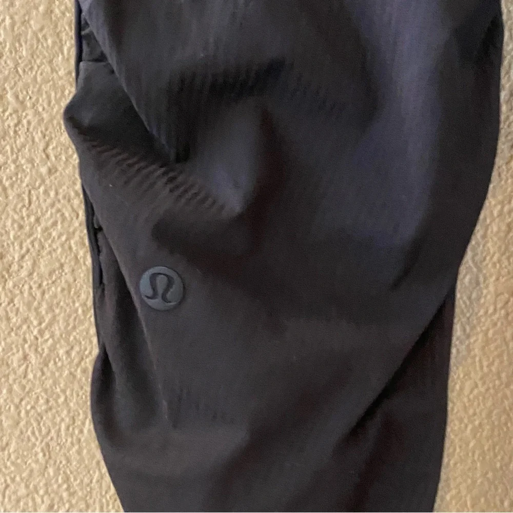 LULULEMON Women Black Athletic Pants Size 4